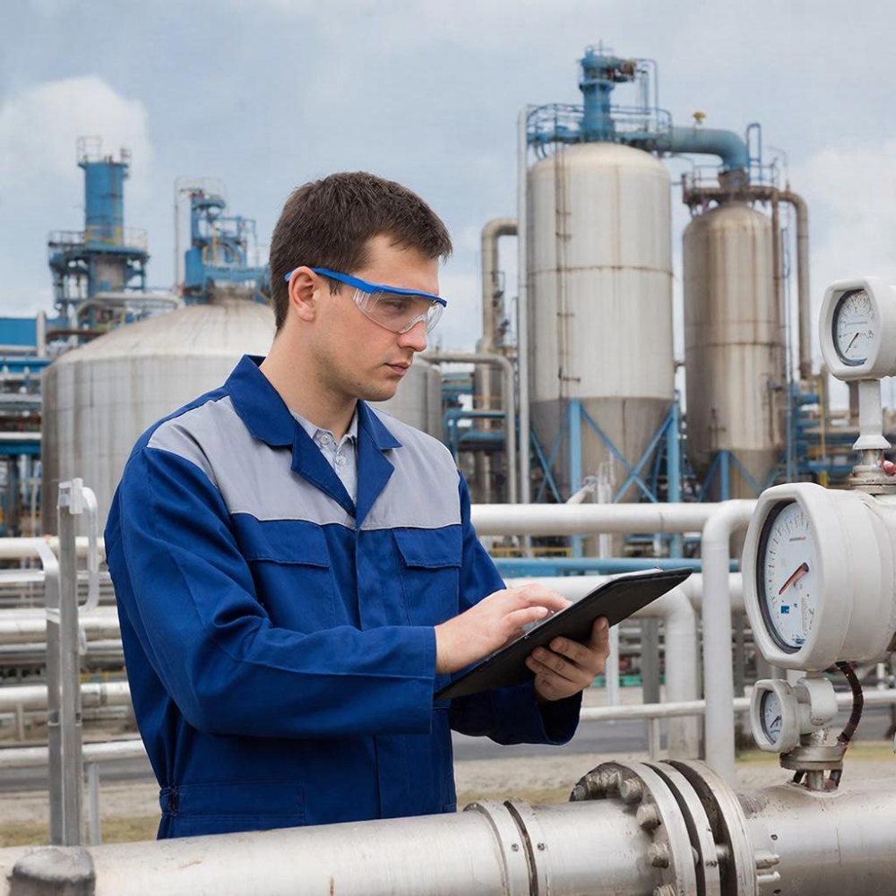 Специалист по химической переработке нефти и газа