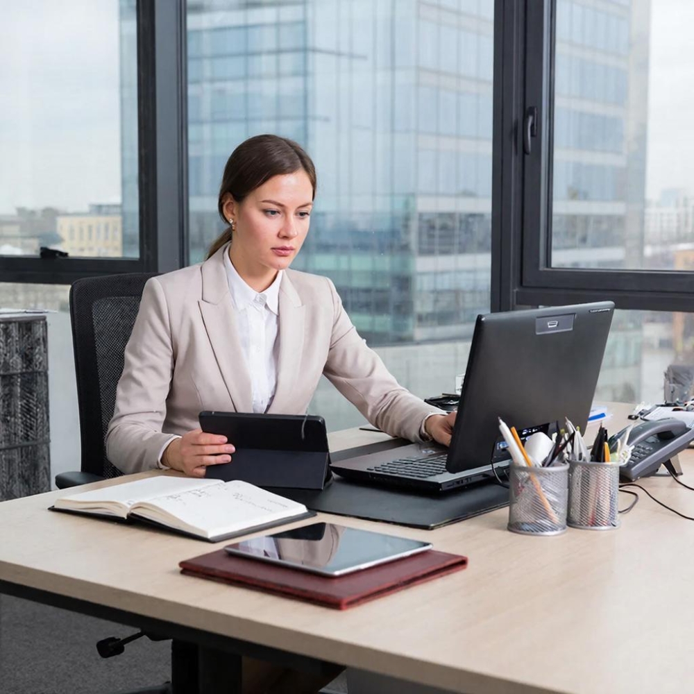 Секретарь современной организации