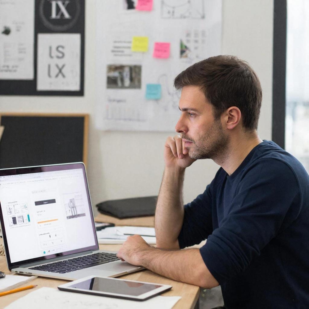 Специалист по дизайну графических и пользовательских интерфейсов